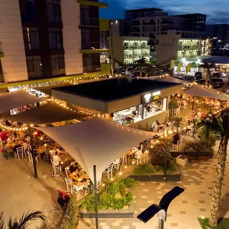 Garden Mamaia Nord Apartment